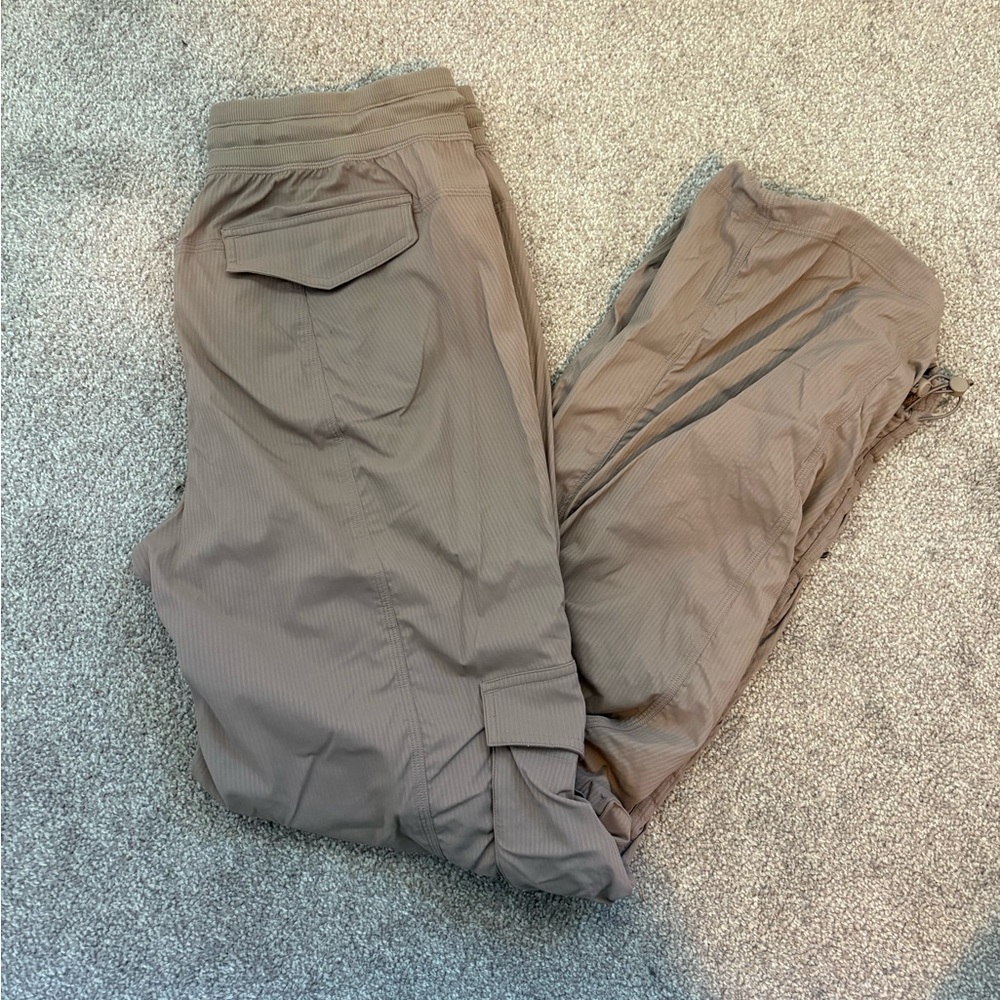 Lululemon Dance Studio Relaxed-Fit Mid-Rise Cargo Pant Size M Taupetastic